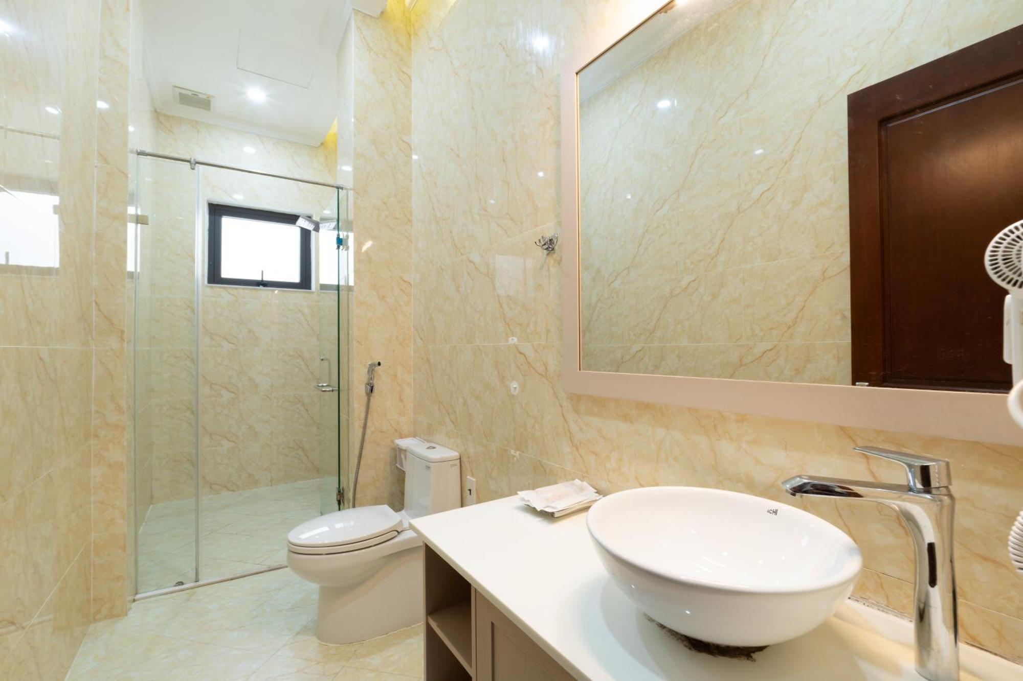 N Queen Apartment Hotel Da Lat Exterior photo